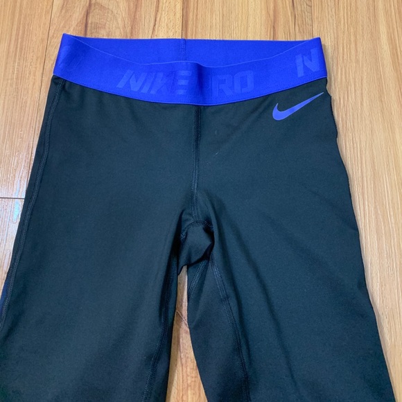 Nike Pro Black & Blue Hypercool Flash Capri Leggings - Picture 5 of 13